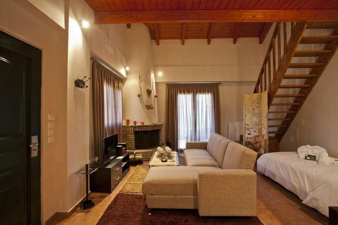 All Seasons Πέτρινες Παραδοσιακές Κατοικίες Kalavryta Exterior foto